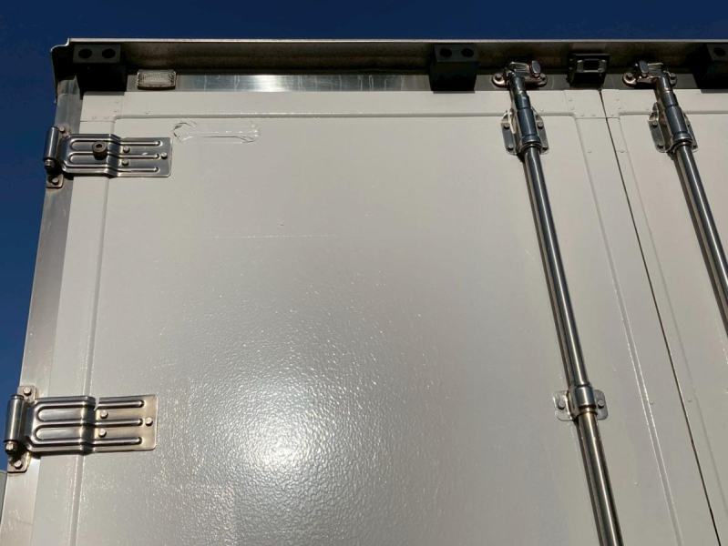 冷蔵冷凍車2.5トン積載低温格納PG6300ボディワイド左サイド扉|中古トラックの販売・買取・査定のアイナビ