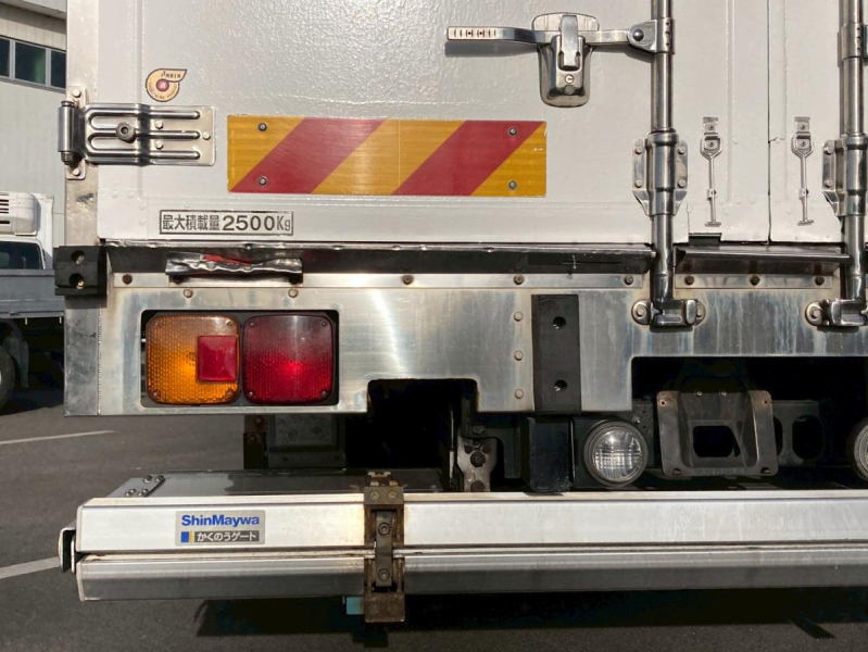 冷蔵冷凍車2.5トン積載低温格納PG6300ボディワイド左サイド扉|中古トラックの販売・買取・査定のアイナビ