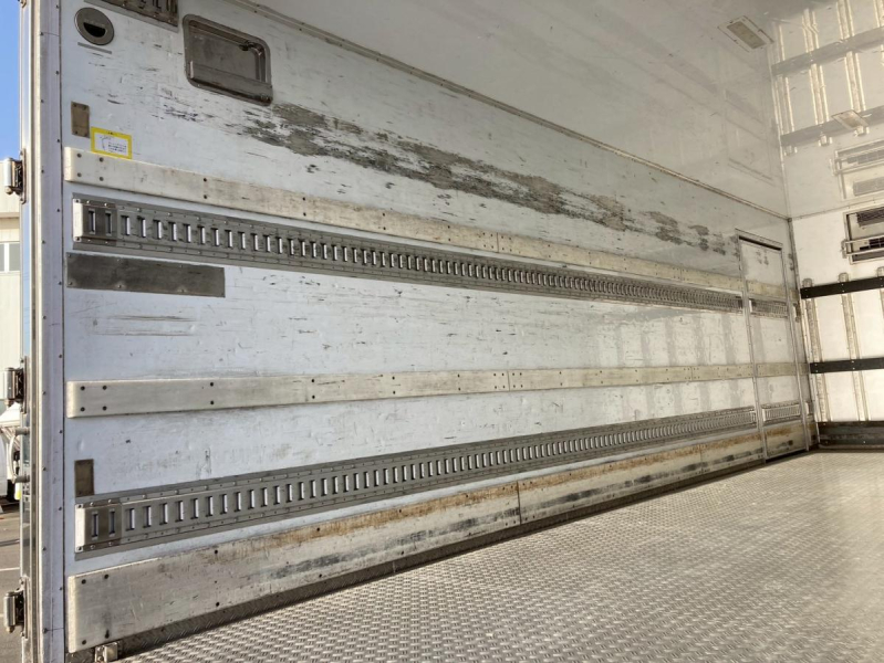 冷蔵冷凍車2.5トン積載低温格納PG6300ボディワイド左サイド扉|中古トラックの販売・買取・査定のアイナビ