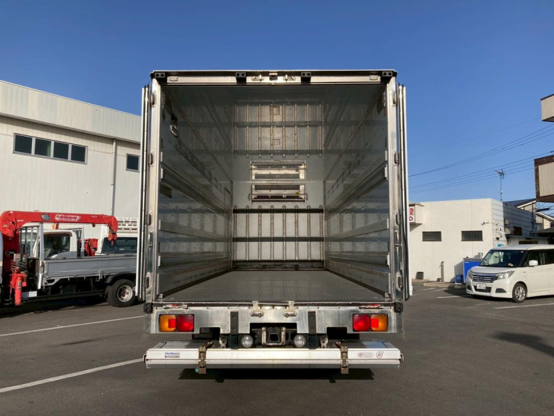 冷蔵冷凍車2.5トン積載低温格納PG6300ボディワイド左サイド扉|中古トラックの販売・買取・査定のアイナビ
