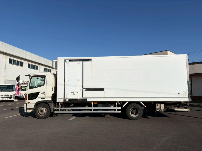 冷蔵冷凍車後輪エアサス-30℃6200標準格納PG左サイド扉|中古トラックの販売・買取・査定のアイナビ