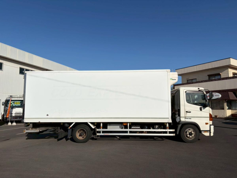 冷蔵冷凍車後輪エアサス-30℃6200標準格納PG左サイド扉|中古トラックの販売・買取・査定のアイナビ