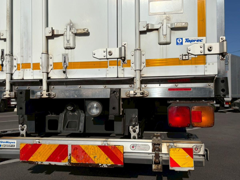 冷蔵冷凍車後輪エアサス-30℃6200標準格納PG左サイド扉|中古トラックの販売・買取・査定のアイナビ