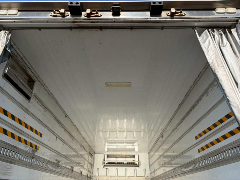 冷蔵冷凍車後輪エアサス-30℃6200標準格納PG左サイド扉|中古トラックの販売・買取・査定のアイナビ