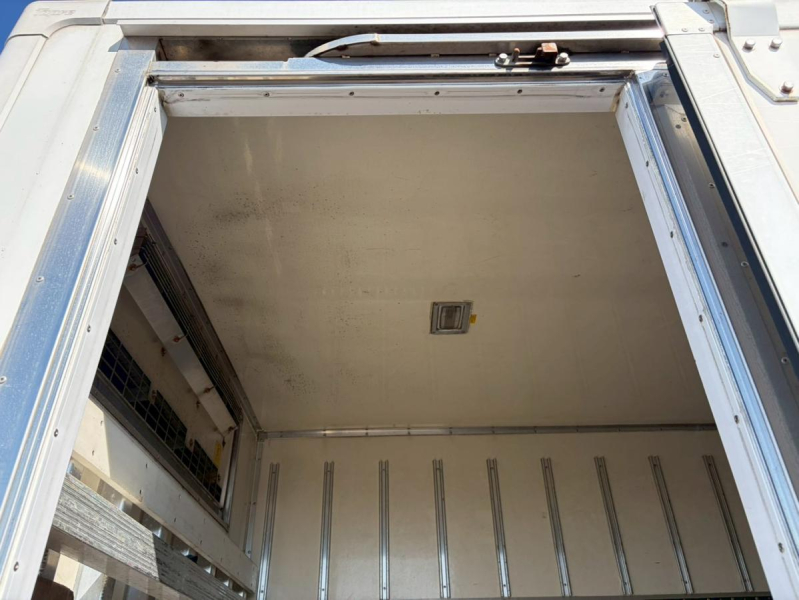 ワイドロング低温-30℃格納ゲート3トン積載左サイド扉|中古トラックの販売・買取・査定のアイナビ