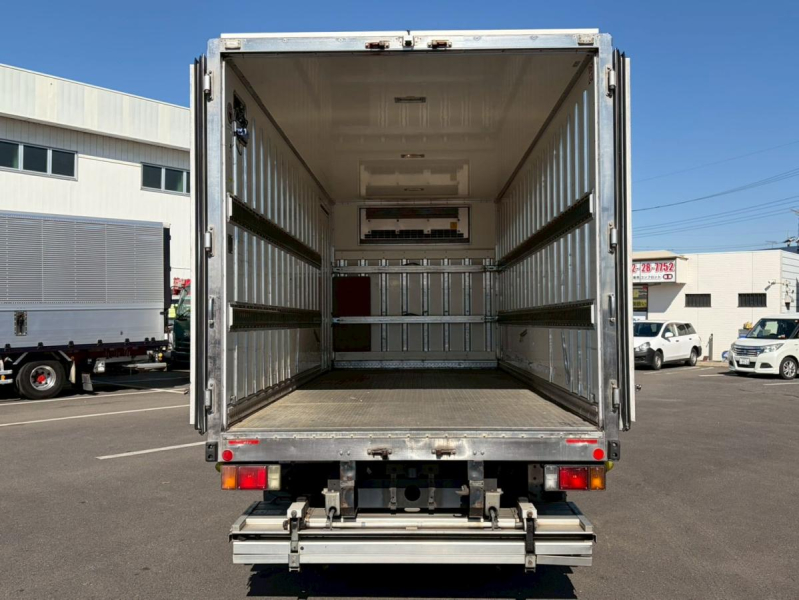 ワイドロング低温-30℃格納ゲート3トン積載左サイド扉|中古トラックの販売・買取・査定のアイナビ