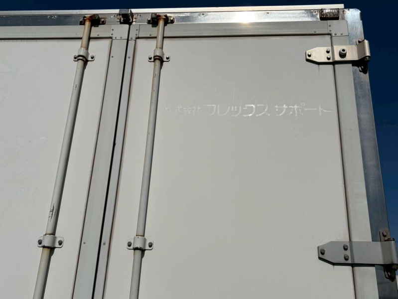 ワイドロング低温-30℃格納ゲート3トン積載左サイド扉|中古トラックの販売・買取・査定のアイナビ