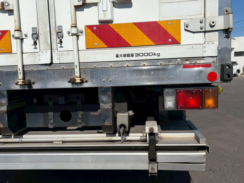 ワイドロング低温-30℃格納ゲート3トン積載左サイド扉|中古トラックの販売・買取・査定のアイナビ