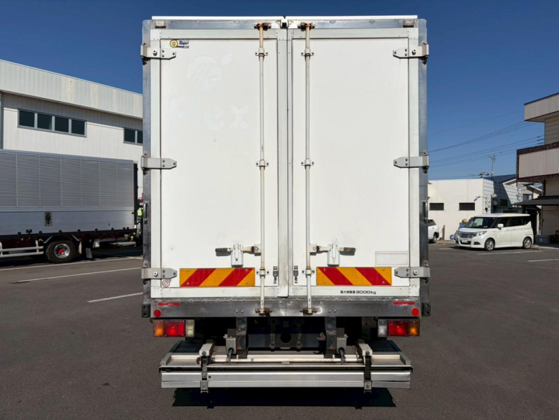 ワイドロング低温-30℃格納ゲート3トン積載左サイド扉|中古トラックの販売・買取・査定のアイナビ