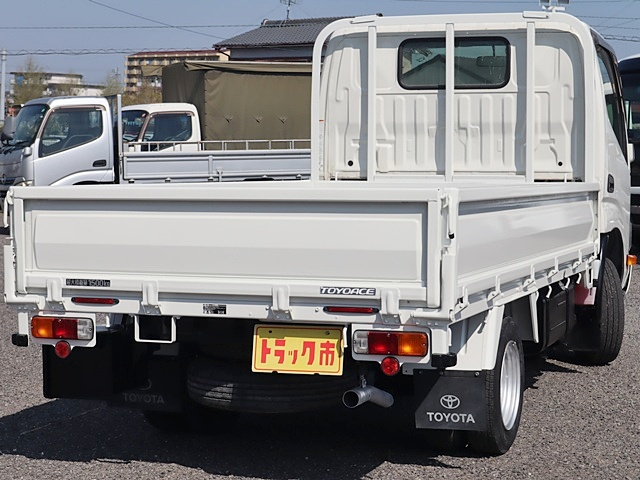 平ボディ　積載1、5t　車両総重量3285KG　ジャストロー|中古トラックの販売・買取・査定のアイナビ