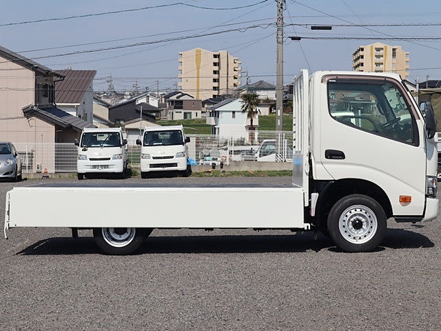 平ボディ　積載1、5t　車両総重量3285KG　ジャストロー|中古トラックの販売・買取・査定のアイナビ