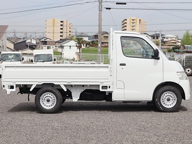 DX Xエディション 積載800Kg 平ボディ ETC|中古トラックの販売・買取・査定のアイナビ