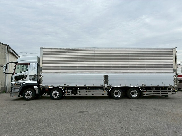 ハイルーフ8×44軸低床2デフシフトパイロットAT|中古トラックの販売・買取・査定のアイナビ