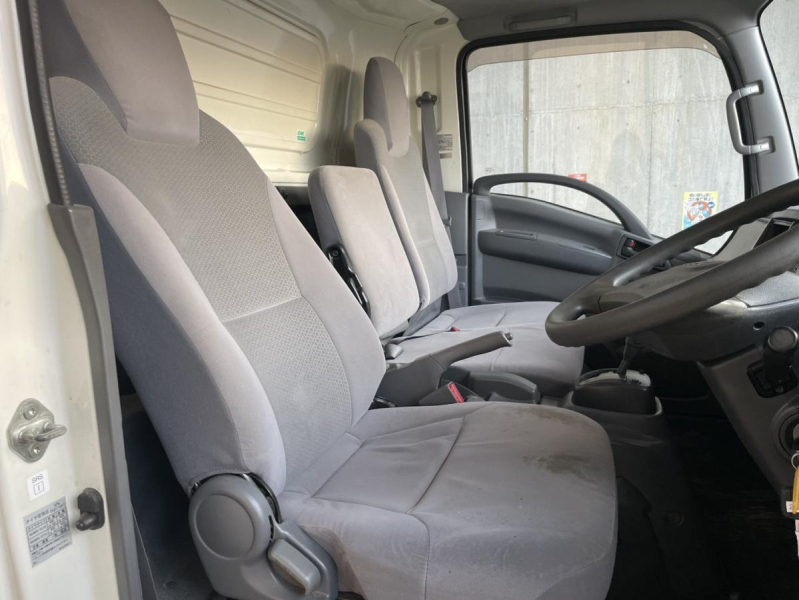 平成29年エルフアルミバンパワーゲートオートマ|中古トラックの販売・買取・査定のアイナビ