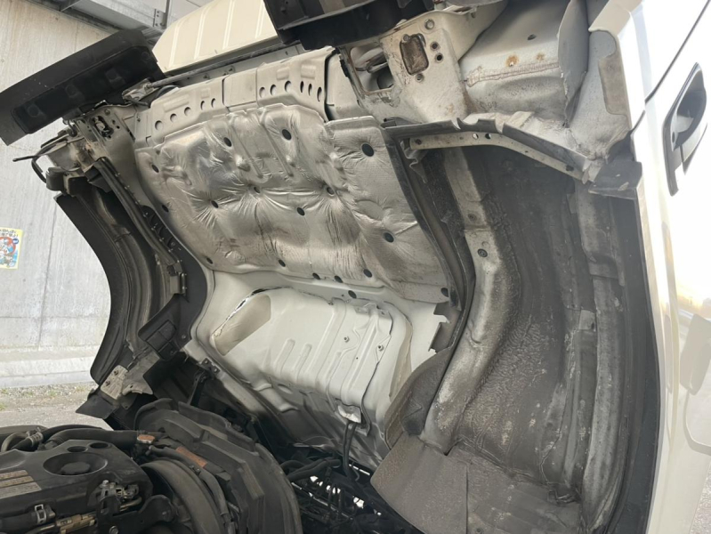 平成29年エルフアルミバンパワーゲートオートマ|中古トラックの販売・買取・査定のアイナビ