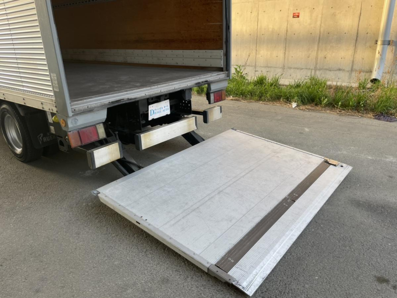 平成29年エルフアルミバンパワーゲートオートマ|中古トラックの販売・買取・査定のアイナビ