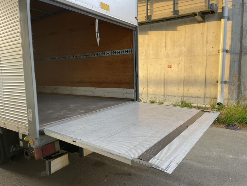 平成29年エルフアルミバンパワーゲートオートマ|中古トラックの販売・買取・査定のアイナビ