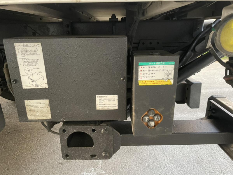 平成29年エルフアルミバンパワーゲートオートマ|中古トラックの販売・買取・査定のアイナビ