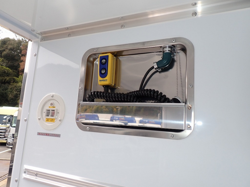 加温機能付 -30℃～30℃設定 62ワイド 格納PG 240PS 6速|中古トラックの販売・買取・査定のアイナビ