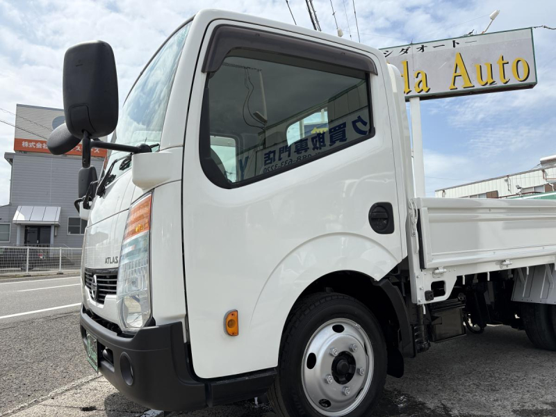 H28 アトラス 2t平ボディ|中古トラックの販売・買取・査定のアイナビ