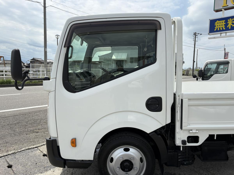 H28 アトラス 2t平ボディ|中古トラックの販売・買取・査定のアイナビ