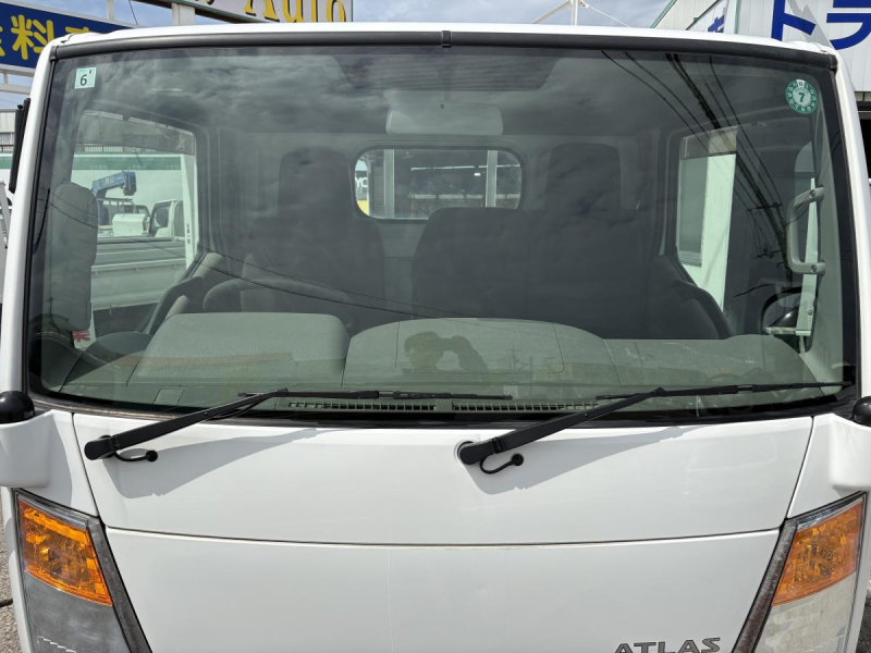 H28 アトラス 2t平ボディ|中古トラックの販売・買取・査定のアイナビ