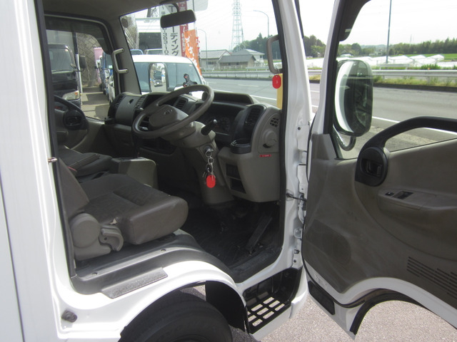 H.28年アトラス2.0ダブルキャブFスーパーローDX床板張替AT|中古トラックの販売・買取・査定のアイナビ