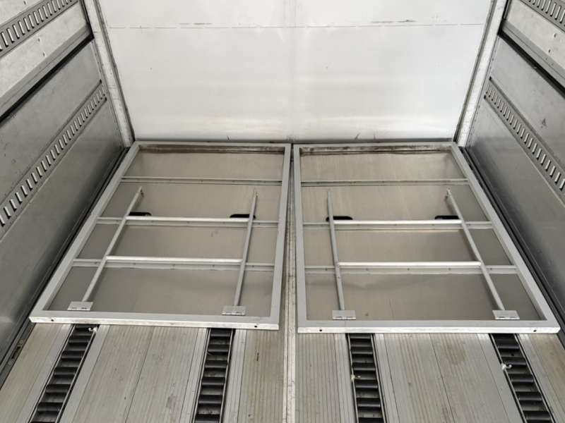 H28年式アルミウイングジョロダーエアーロール付き|中古トラックの販売・買取・査定のアイナビ