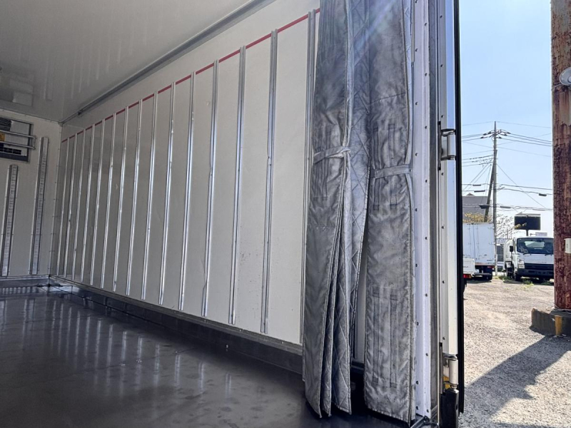 エルフ ワイドロング 冷蔵冷凍車 ハイブリッド車|中古トラックの販売・買取・査定のアイナビ