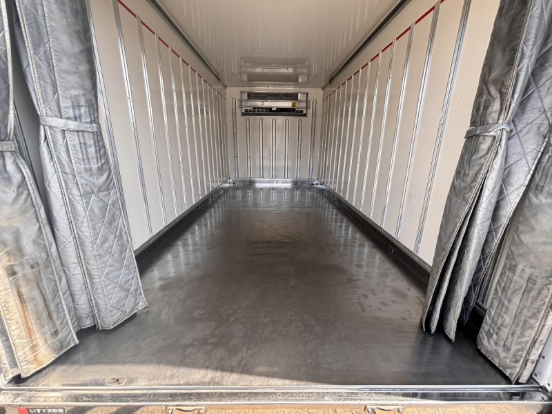 エルフ ワイドロング 冷蔵冷凍車 ハイブリッド車|中古トラックの販売・買取・査定のアイナビ