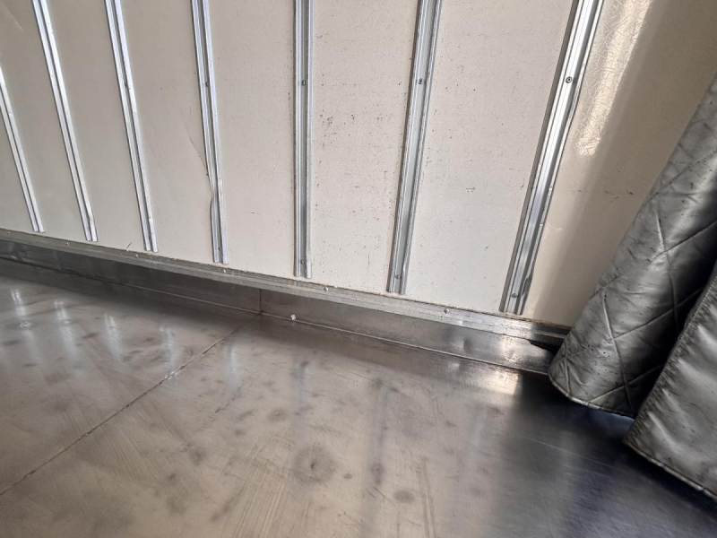 エルフ ワイドロング 冷蔵冷凍車 ハイブリッド車|中古トラックの販売・買取・査定のアイナビ