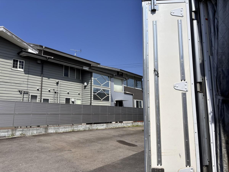 エルフ ワイドロング 冷蔵冷凍車 ハイブリッド車|中古トラックの販売・買取・査定のアイナビ