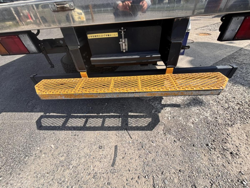 エルフ ワイドロング 冷蔵冷凍車 ハイブリッド車|中古トラックの販売・買取・査定のアイナビ