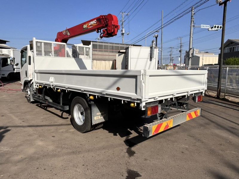 ワイド超ロング 4段クレーンラジコン付き AT車|中古トラックの販売・買取・査定のアイナビ