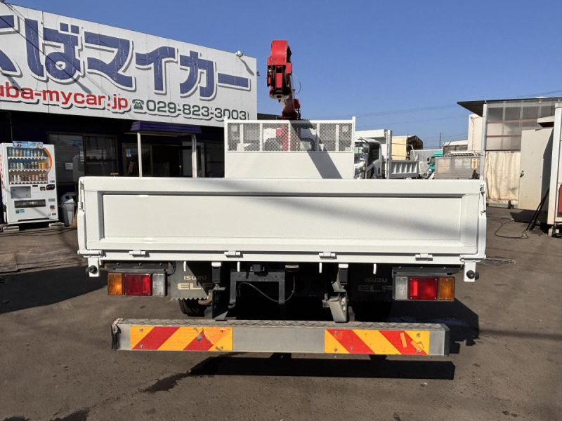 ワイド超ロング 4段クレーンラジコン付き AT車|中古トラックの販売・買取・査定のアイナビ