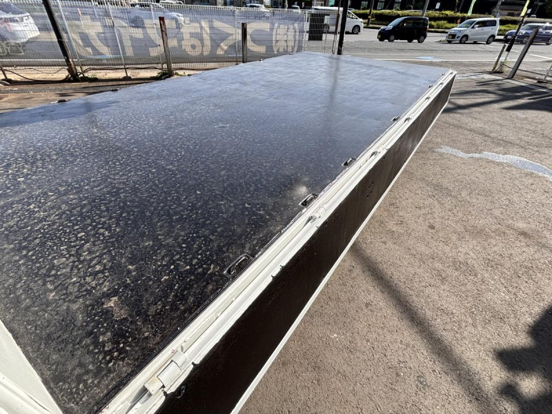 ワイド超ロング 4段クレーンラジコン付き AT車|中古トラックの販売・買取・査定のアイナビ