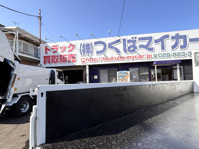 ワイド超ロング 4段クレーンラジコン付き AT車|中古トラックの販売・買取・査定のアイナビ