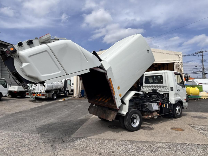 ファイター 巻き込みパッカー車 モリタ製8.1立米|中古トラックの販売・買取・査定のアイナビ