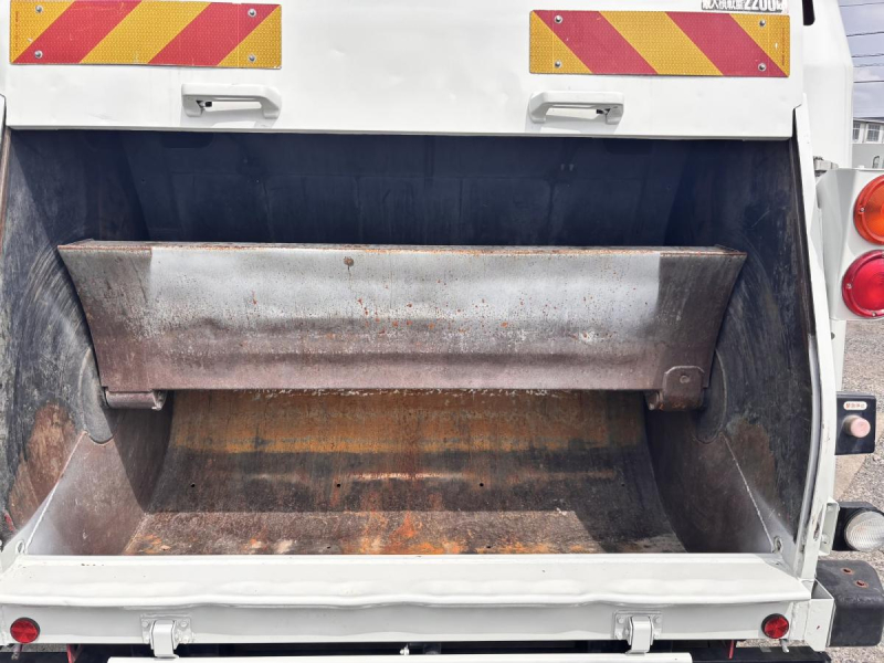 ファイター 巻き込みパッカー車 モリタ製8.1立米|中古トラックの販売・買取・査定のアイナビ