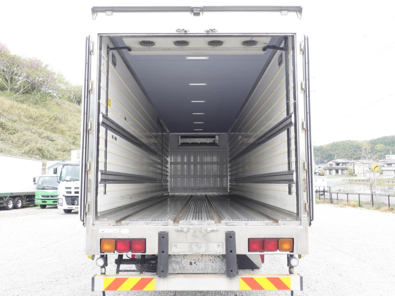 低温冷蔵冷凍2エバ大型|中古トラックの販売・買取・査定のアイナビ