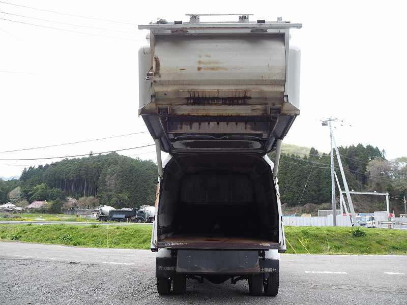 レンジャー富士車輌プレス式パッカー車10立米ペーパー仕様|中古トラックの販売・買取・査定のアイナビ