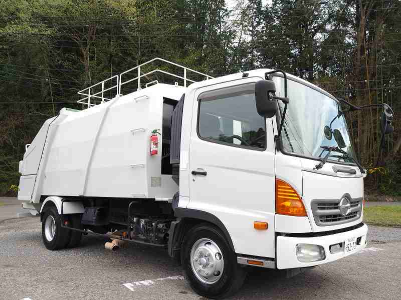 レンジャー富士車輌プレス式パッカー車10立米ペーパー仕様|中古トラックの販売・買取・査定のアイナビ