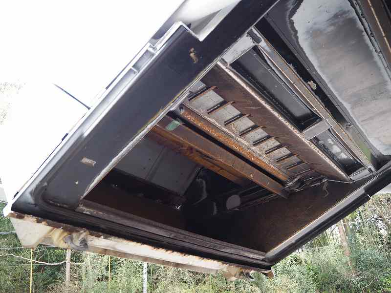 レンジャー富士車輌プレス式パッカー車10立米ペーパー仕様|中古トラックの販売・買取・査定のアイナビ