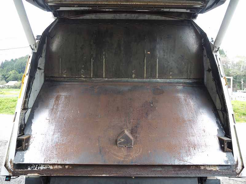 レンジャー富士車輌プレス式パッカー車10立米ペーパー仕様|中古トラックの販売・買取・査定のアイナビ