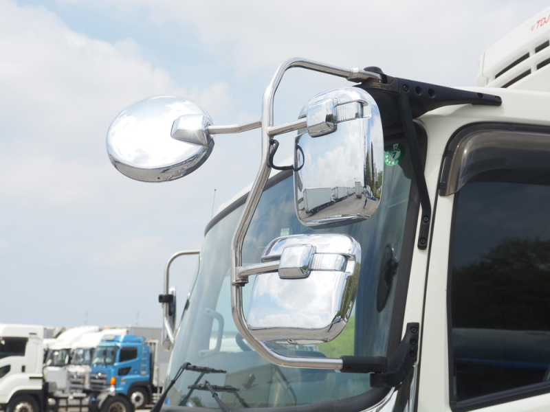 UDトラックス 冷凍バン コンドル|中古トラックの販売・買取・査定のアイナビ