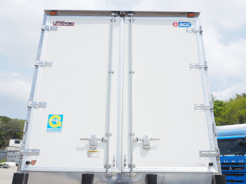 UDトラックス 冷凍バン コンドル|中古トラックの販売・買取・査定のアイナビ