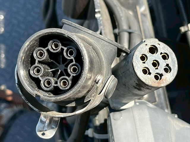 車検付!ハイルーフ★第5輪11.4トン★410馬力★リターダ★7速MT|中古トラックの販売・買取・査定のアイナビ