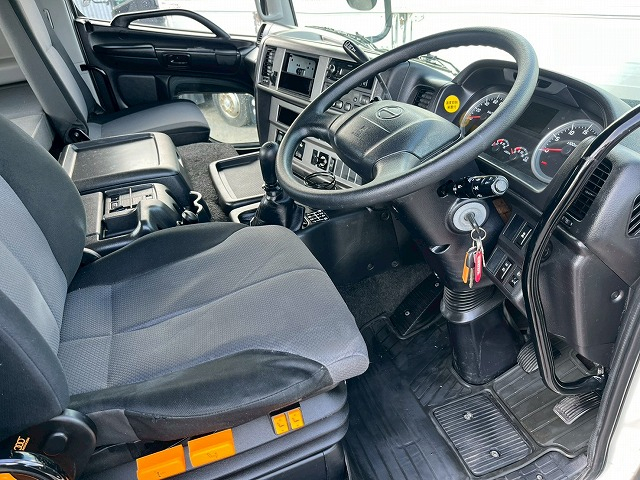 車検付!ハイルーフ★第5輪11.4トン★410馬力★リターダ★7速MT|中古トラックの販売・買取・査定のアイナビ