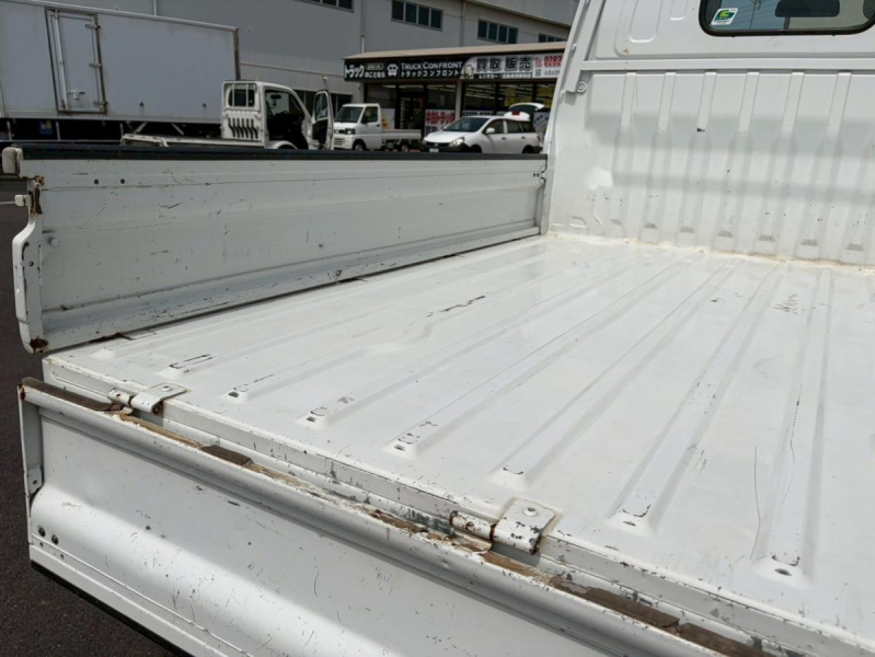 4WDエアコンPSスタッドレスタイヤABS|中古トラックの販売・買取・査定のアイナビ