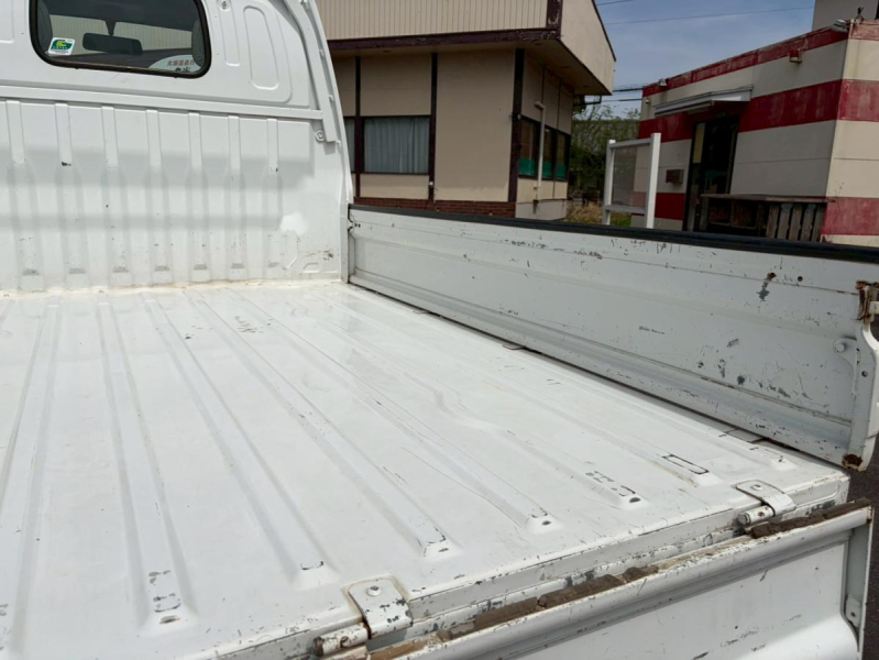 4WDエアコンPSスタッドレスタイヤABS|中古トラックの販売・買取・査定のアイナビ